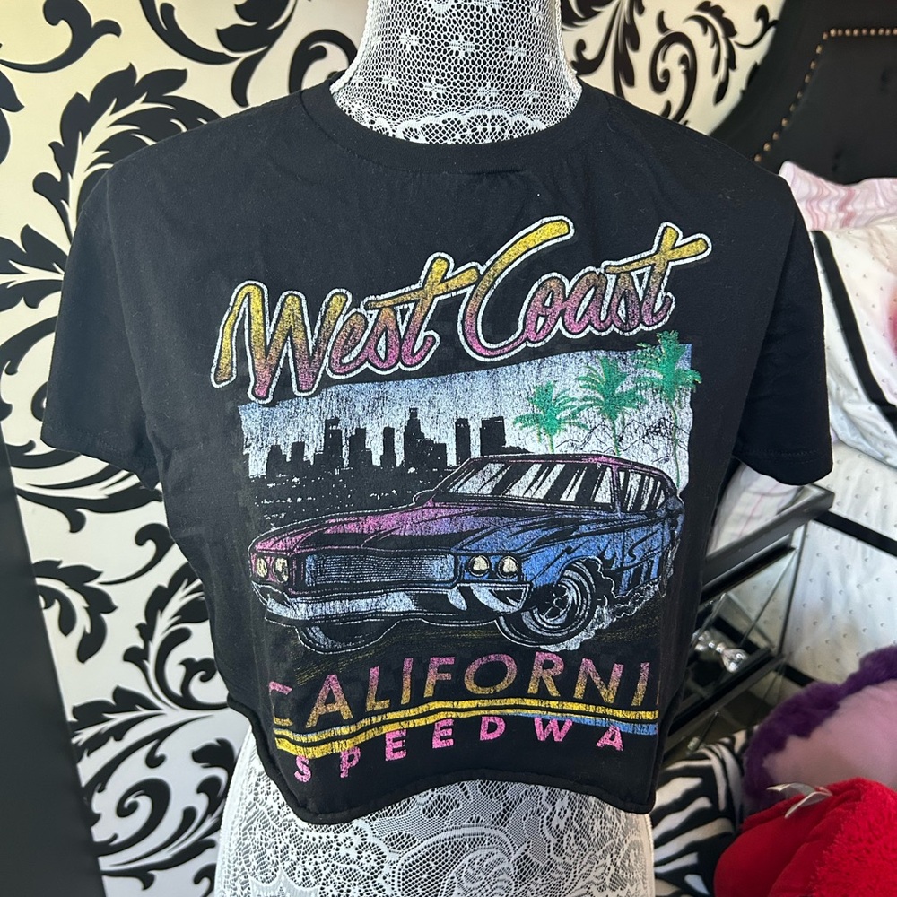 Social culture cropped tee shirt